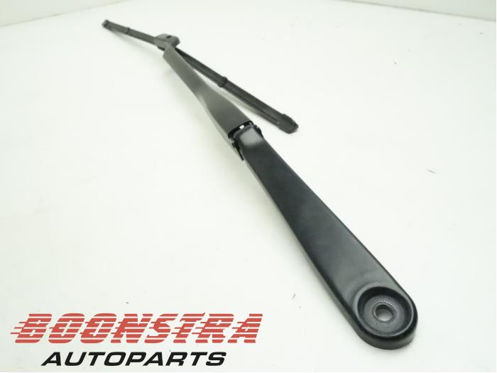 BMW M5 F90 (2017-2024) Front Wiper Arms 61619463860 19354214