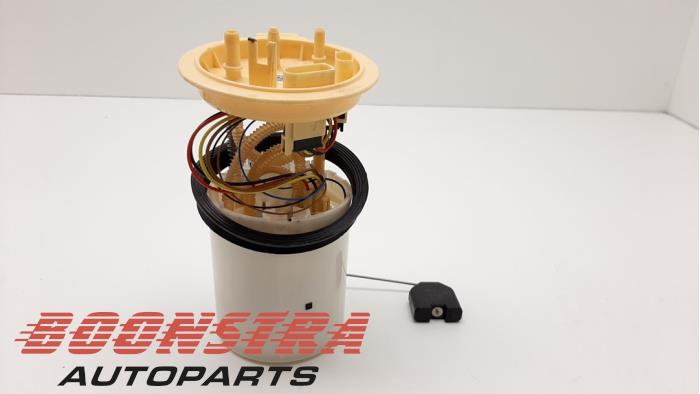 Gebruikte Tank element Pomp Volkswagen Touran (5T1) 2.0 TDI 150 Prijs € 48,95 Margeregeling aangeboden door Boonstra Autoparts