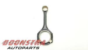 Gebruikte Drijfstang Mercedes C Combi (S203) 3.0 C-280 V6 24V Prijs € 74,95 Margeregeling aangeboden door Boonstra Autoparts