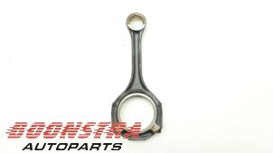 Gebruikte Drijfstang Mercedes C Combi (S203) 3.0 C-280 V6 24V Prijs € 74,95 Margeregeling aangeboden door Boonstra Autoparts