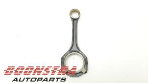 Gebruikte Drijfstang Mercedes C Combi (S203) 3.0 C-280 V6 24V Prijs € 74,95 Margeregeling aangeboden door Boonstra Autoparts