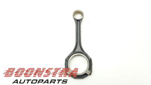 Gebruikte Drijfstang Mercedes C Combi (S203) 3.0 C-280 V6 24V Prijs € 74,95 Margeregeling aangeboden door Boonstra Autoparts