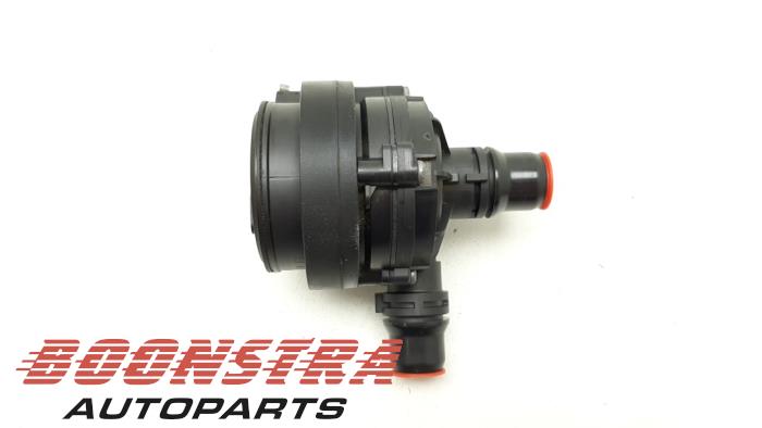 Gebruikte Waterpomp Peugeot 3008 II (M4/MC/MJ/MR) 1.6 16V Hybrid Prijs € 49,95 Margeregeling aangeboden door Boonstra Autoparts