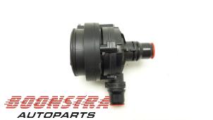 Gebruikte Waterpomp Peugeot 3008 II (M4/MC/MJ/MR) 1.6 16V Hybrid Prijs € 49,95 Margeregeling aangeboden door Boonstra Autoparts