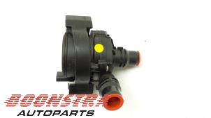 Gebruikte Waterpomp Peugeot 3008 II (M4/MC/MJ/MR) 1.6 16V Hybrid Prijs € 79,95 Margeregeling aangeboden door Boonstra Autoparts