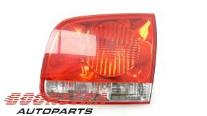 Gebruikte Achterlicht rechts Volkswagen Touareg (7LA/7L6) 4.2 V8 40V Prijs € 29,98 Margeregeling aangeboden door Boonstra Autoparts