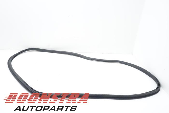 Porsche Panamera Boot lid seal