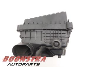 Gebruikte Luchtfilterhuis Opel Karl 1.0 12V Prijs € 24,95 Margeregeling aangeboden door Boonstra Autoparts