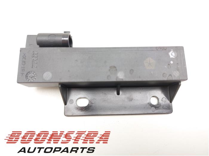 Gebruikte Module keyless vehicle Dodge 1500 Crew Cab (DS) 5.7 Hemi V8 4x4 Prijs € 30,19 Inclusief btw aangeboden door Boonstra Autoparts