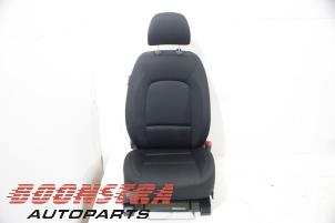 Gebruikte Voorstoel rechts Hyundai iX20 (JC) 1.4i 16V Prijs € 299,95 Margeregeling aangeboden door Boonstra Autoparts