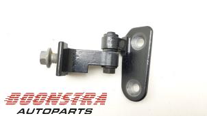 Gebruikte Scharnier deur rechts-voor BMW 5 serie (G30) M5 xDrive 4.4 V8 32V TwinPower Turbo Prijs € 29,95 Margeregeling aangeboden door Boonstra Autoparts