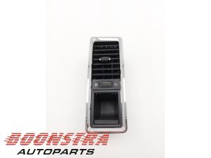 Gebruikte Luchtrooster Dashboard Dodge 1500 Crew Cab (DS/DJ/D2) 5.7 Hemi V8 4x4 Prijs € 30,19 Inclusief btw aangeboden door Boonstra Autoparts