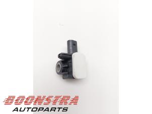 Gebruikte Sensor ACC (afstand) Dodge 1500 Crew Cab (DS) 5.7 Hemi V8 4x4 Prijs € 30,19 Inclusief btw aangeboden door Boonstra Autoparts