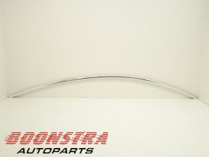 Gebruikte Carrosserielijst Tesla Model 3 Long Range 72kWh Prijs € 49,95 Margeregeling aangeboden door Boonstra Autoparts