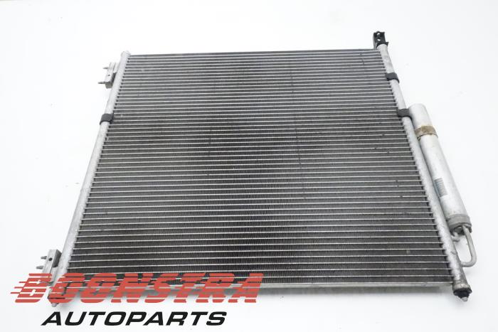 Gebruikte Airco Condensor Landrover Range Rover IV (LG) 4.4 SDV8 32V Prijs € 149,95 Margeregeling aangeboden door Boonstra Autoparts