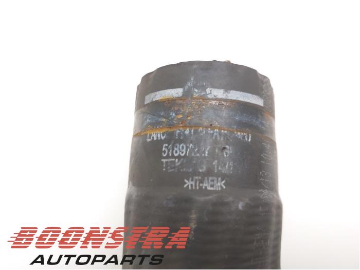 Intercooler Buis van een Fiat 500 (312) 0.9 TwinAir 85 2013