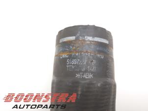 Intercooler Buis van een Fiat 500 (312) 0.9 TwinAir 85 2013