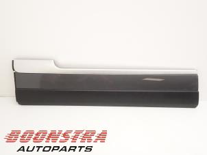 Gebruikte Deurlijst Landrover Range Rover IV (LG) 4.4 SDV8 32V Prijs € 49,95 Margeregeling aangeboden door Boonstra Autoparts