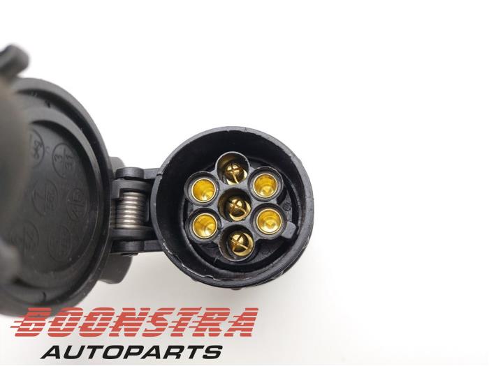 AUDI A6 C7/4G (2010-2020) Citas virsbūves detaļas 4F0055300 19365897