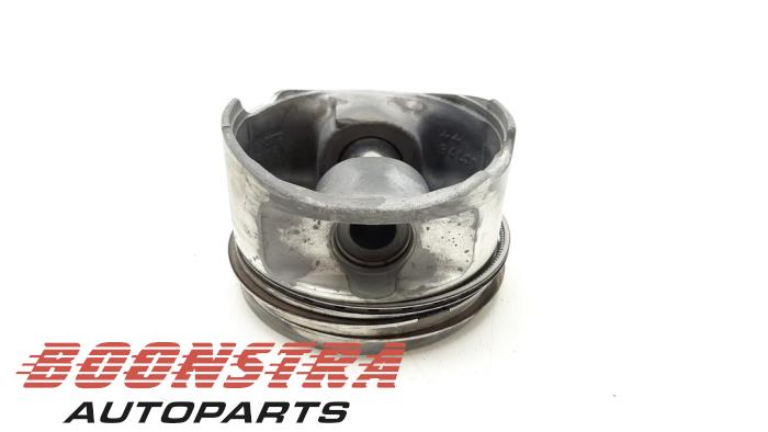 Gebruikte Zuiger Volkswagen Touareg (7LA/7L6) 4.2 V8 40V Prijs € 49,95 Margeregeling aangeboden door Boonstra Autoparts