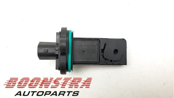 Gebruikte Luchtmassameter Opel Astra K Sports Tourer 1.6 CDTI 136 16V Prijs € 24,95 Margeregeling aangeboden door Boonstra Autoparts