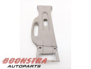 Gebruikte B-stijl links Dodge 1500 Crew Cab (DS) 5.7 Hemi V8 4x4 Prijs € 48,34 Inclusief btw aangeboden door Boonstra Autoparts