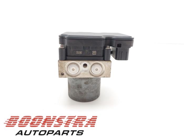Gebruikte ABS Pomp Opel Astra K Sports Tourer 1.6 CDTI 136 16V Prijs € 24,95 Margeregeling aangeboden door Boonstra Autoparts