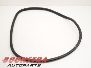 Gebruikte Deurrubber 4Deurs rechts-achter Jaguar I-Pace EV400 AWD Prijs € 39,95 Margeregeling aangeboden door Boonstra Autoparts