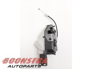 Gebruikte Deurslot Mechaniek 2Deurs rechts Peugeot Partner (GC/GF/GG/GJ/GK) 1.6 BlueHDi 100 4x4 Prijs € 36,24 Inclusief btw aangeboden door Boonstra Autoparts