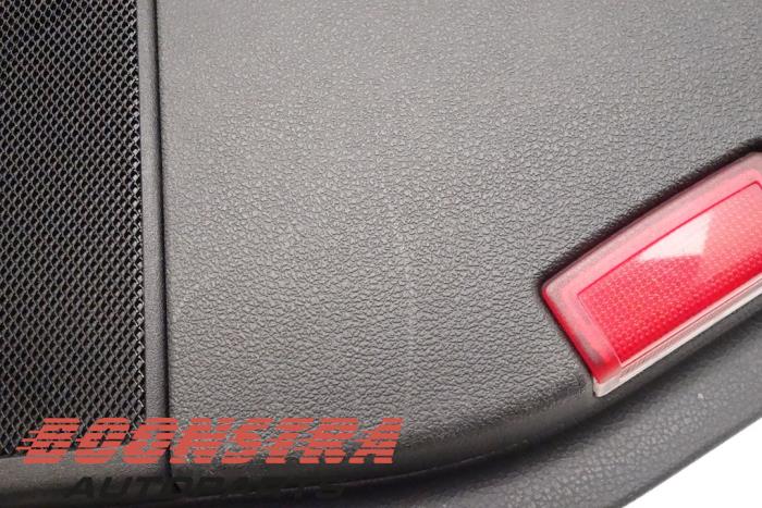 Portierbekleding 4Deurs rechts-achter van een Mercedes-Benz E Estate (S212) E-200 CDI 16V BlueEfficiency,BlueTEC 2015