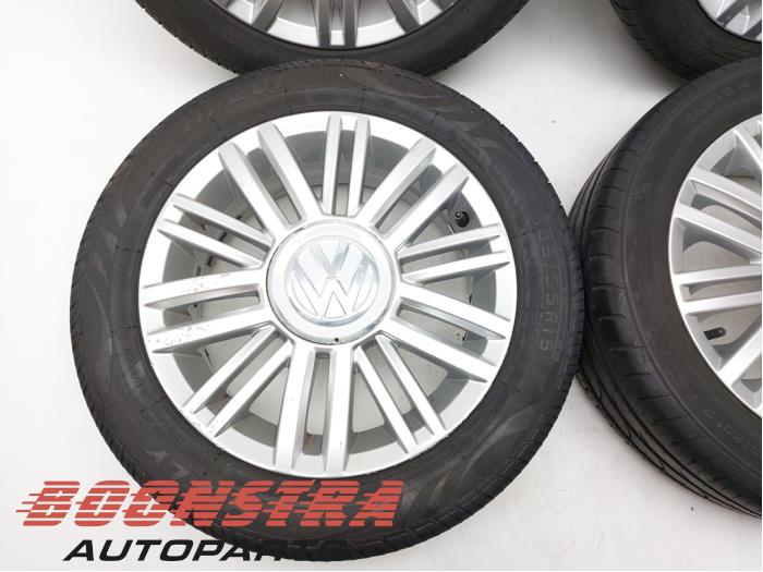 Velgen set + banden Volkswagen Up! 1.0 12V 60 1S0601025S Lichtmetaal HIFLY