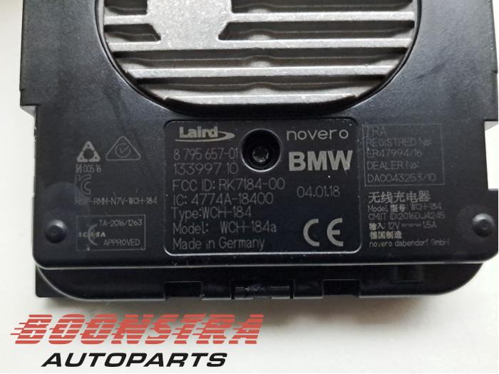 Wireless charger van een BMW 5 serie (G30) 523i 2.0 TwinPower Turbo 16V 2018