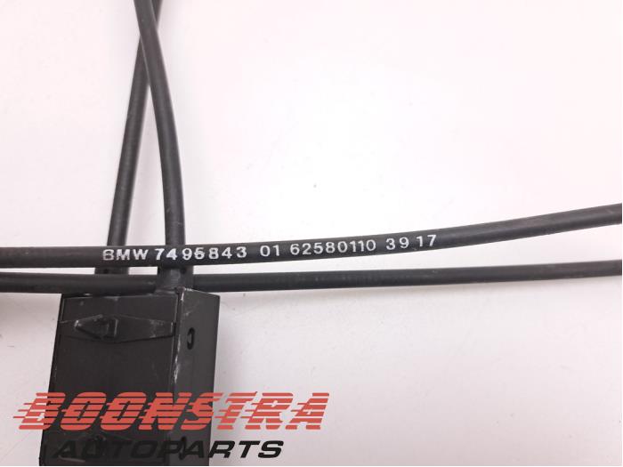 Kabel (diversen) van een MINI Mini (F55) 1.5 12V One D 2018