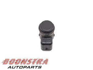 Gebruikte PDC Sensor Landrover Range Rover IV (LG) 4.4 SDV8 32V Prijs € 24,95 Margeregeling aangeboden door Boonstra Autoparts