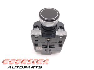 Gebruikte Schakelaar Audi E-tron (GEN) 55 quattro Prijs € 49,95 Margeregeling aangeboden door Boonstra Autoparts