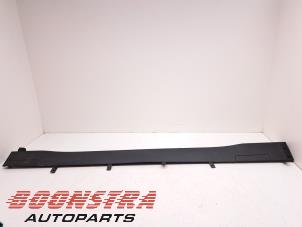 Gebruikte Sideskirt links Jaguar I-Pace EV400 AWD Prijs € 65,95 Margeregeling aangeboden door Boonstra Autoparts