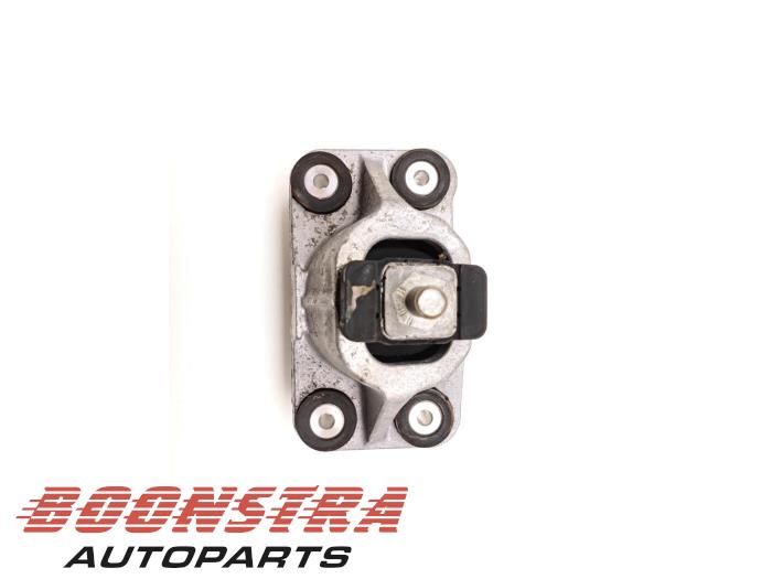 Motorsteun van een Land Rover Range Rover IV (LG) 4.4 SDV8 32V 2015