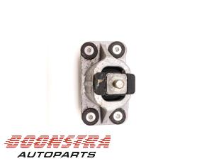 Gebruikte Motorrubber Landrover Range Rover IV (LG) 4.4 SDV8 32V Prijs € 29,95 Margeregeling aangeboden door Boonstra Autoparts