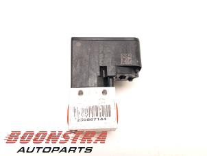 Gebruikte Drukschakelaar airco Jaguar I-Pace EV400 AWD Prijs € 99,95 Margeregeling aangeboden door Boonstra Autoparts