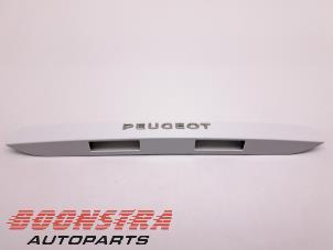 Gebruikte Sierlijst Peugeot Expert (VA/VB/VE/VF/VY) 1.6 Blue HDi 115 Prijs € 76,95 Margeregeling aangeboden door Boonstra Autoparts