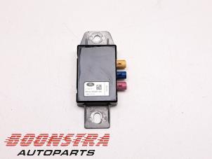 Gebruikte Antenne Versterker Jaguar I-Pace EV400 AWD Prijs € 24,95 Margeregeling aangeboden door Boonstra Autoparts