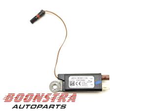 Gebruikte Antenne Versterker Jaguar I-Pace EV400 AWD Prijs € 38,95 Margeregeling aangeboden door Boonstra Autoparts