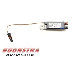 Gebruikte Antenne Versterker Jaguar I-Pace EV400 AWD Prijs € 39,95 Margeregeling aangeboden door Boonstra Autoparts