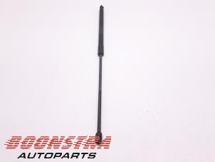 Gebruikte Kofferdekseldemper links-achter Jaguar I-Pace EV400 AWD Prijs € 99,95 Margeregeling aangeboden door Boonstra Autoparts