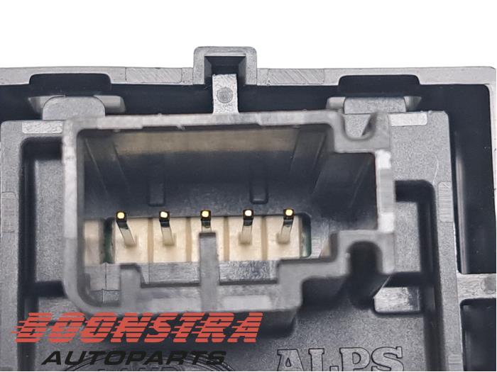 Schakelaar van een Jaguar I-Pace EV400 AWD 2019