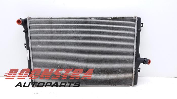 Gebruikte Radiateur Volkswagen Passat Variant (365) 2.0 TDI 16V 140 Prijs € 24,95 Margeregeling aangeboden door Boonstra Autoparts