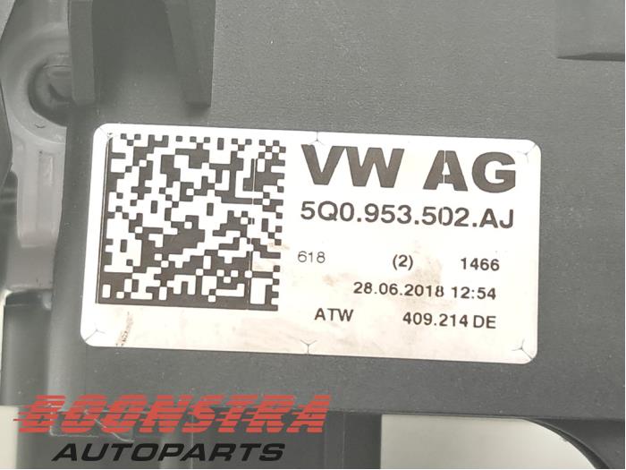 Combischakelaar Stuurkolom van een Volkswagen Tiguan (AD1) 1.4 TSI 16V 4Motion 2018
