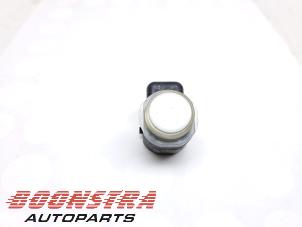 Gebruikte Parkeersensor Landrover Range Rover Evoque (LVJ/LVS) 2.2 SD4 16V Prijs € 24,95 Margeregeling aangeboden door Boonstra Autoparts