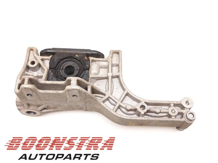 Gebruikte Motorsteun Porsche Taycan (Y1A) 4S Prijs € 149,95 Margeregeling aangeboden door Boonstra Autoparts