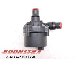 Gebruikte Extra waterpomp BMW 5-Serie Prijs € 163,95 Margeregeling aangeboden door Boonstra Autoparts
